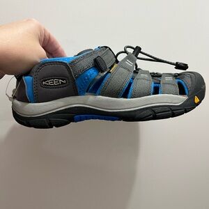 KEEN Kids' Blue and Gray Newport H2 Sandals NEW size 6